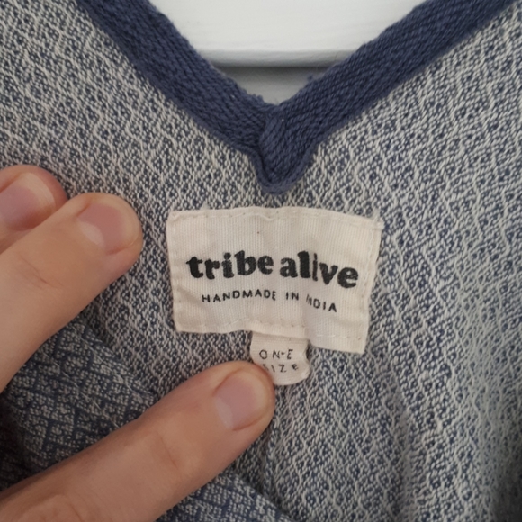 Tribe Alive beach wrap. - Picture 2 of 4